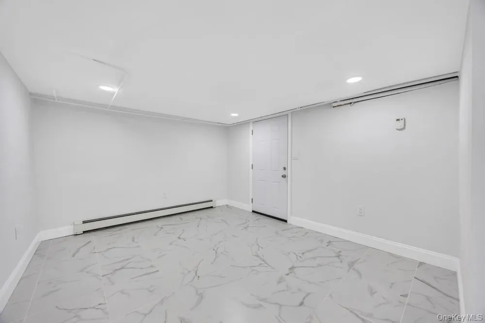 1828 Stein Drive Bay Shore, NY 11706