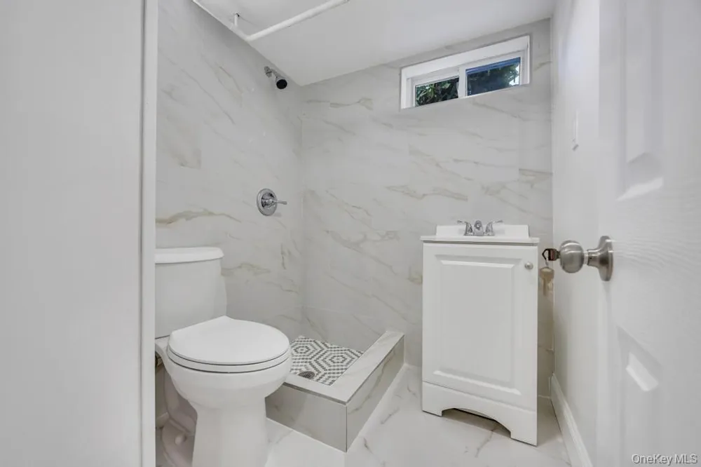 1828 Stein Drive Bay Shore, NY 11706