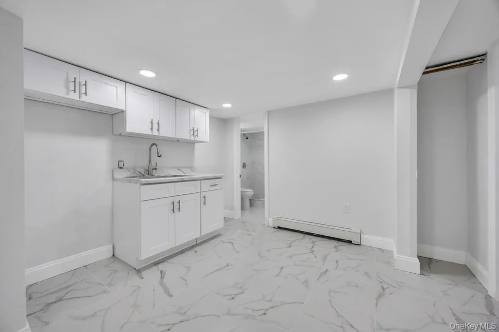 1828 Stein Drive Bay Shore, NY 11706