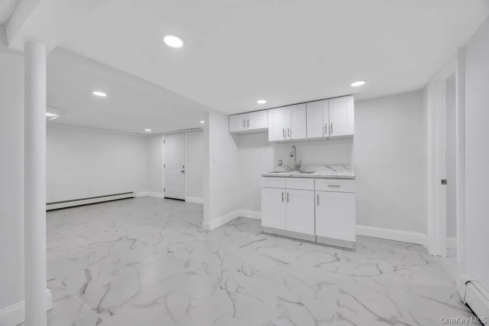 1828 Stein Drive Bay Shore, NY 11706