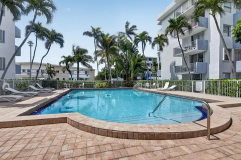 1801 S Treasure Drive #415
