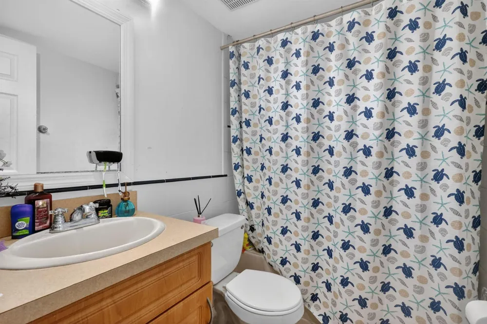 1801 S Treasure Drive #415 North Bay Village, FL 33141