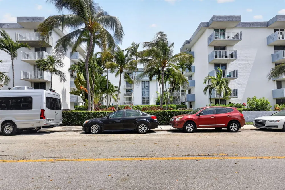 1801 S Treasure Drive #415 North Bay Village, FL 33141