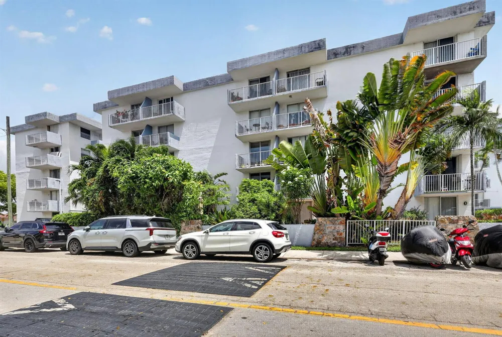 1801 S Treasure Drive #415 North Bay Village, FL 33141
