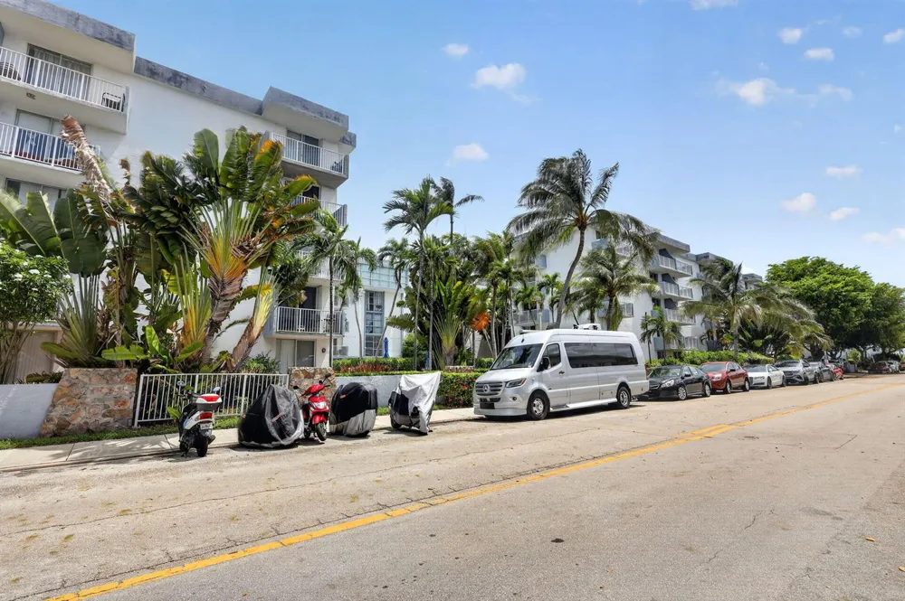 1801 S Treasure Drive #415 North Bay Village, FL 33141