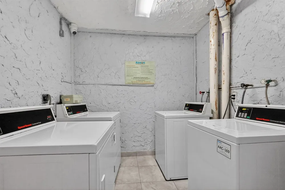 1801 S Treasure Drive #415 North Bay Village, FL 33141