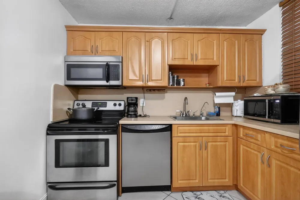 1801 S Treasure Drive #415 North Bay Village, FL 33141