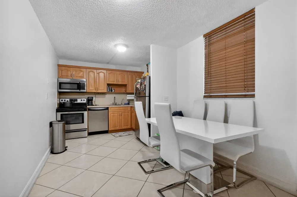 1801 S Treasure Drive #415 North Bay Village, FL 33141