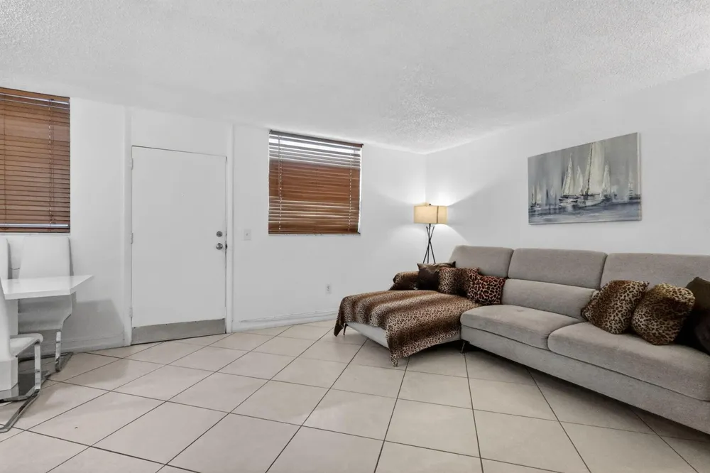 1801 S Treasure Drive #415 North Bay Village, FL 33141
