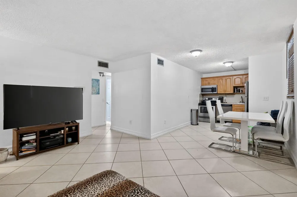 1801 S Treasure Drive #415 North Bay Village, FL 33141