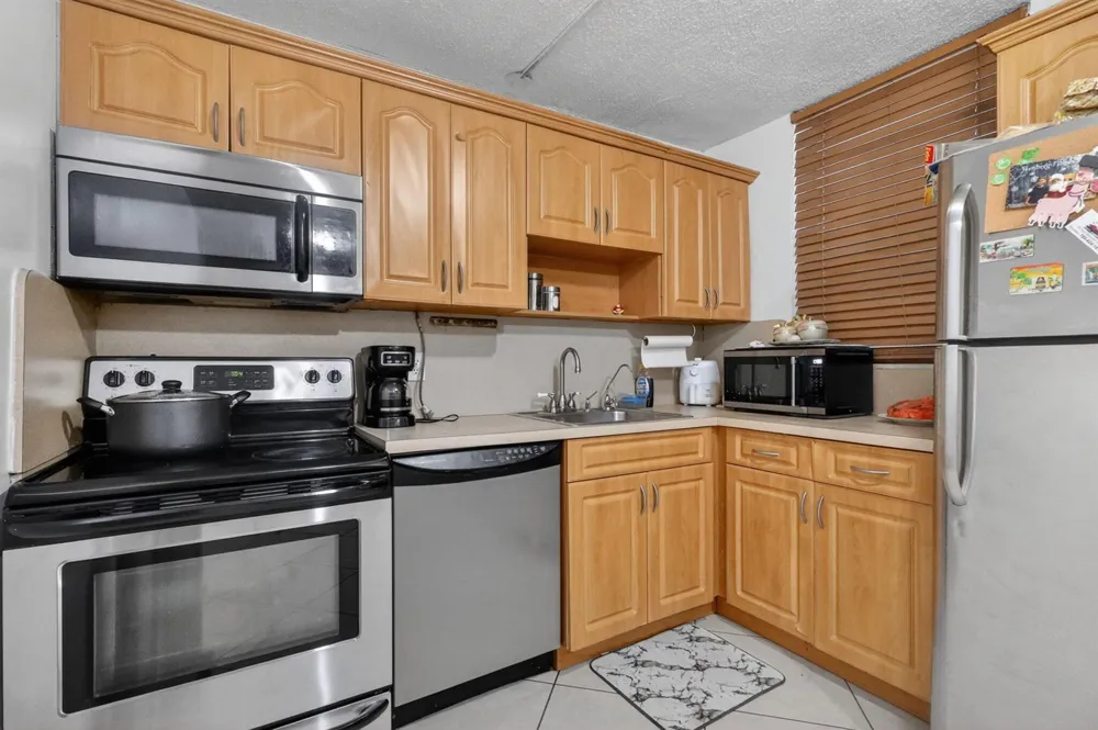 1801 S Treasure Drive #415 North Bay Village, FL 33141