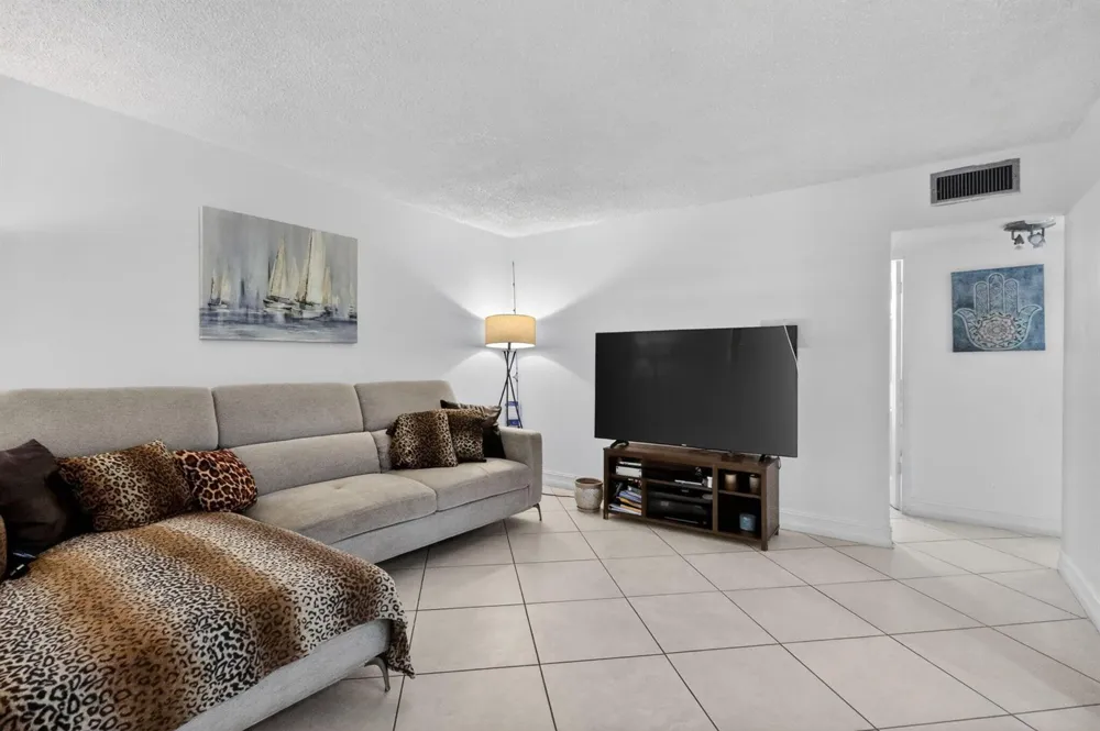 1801 S Treasure Drive #415 North Bay Village, FL 33141