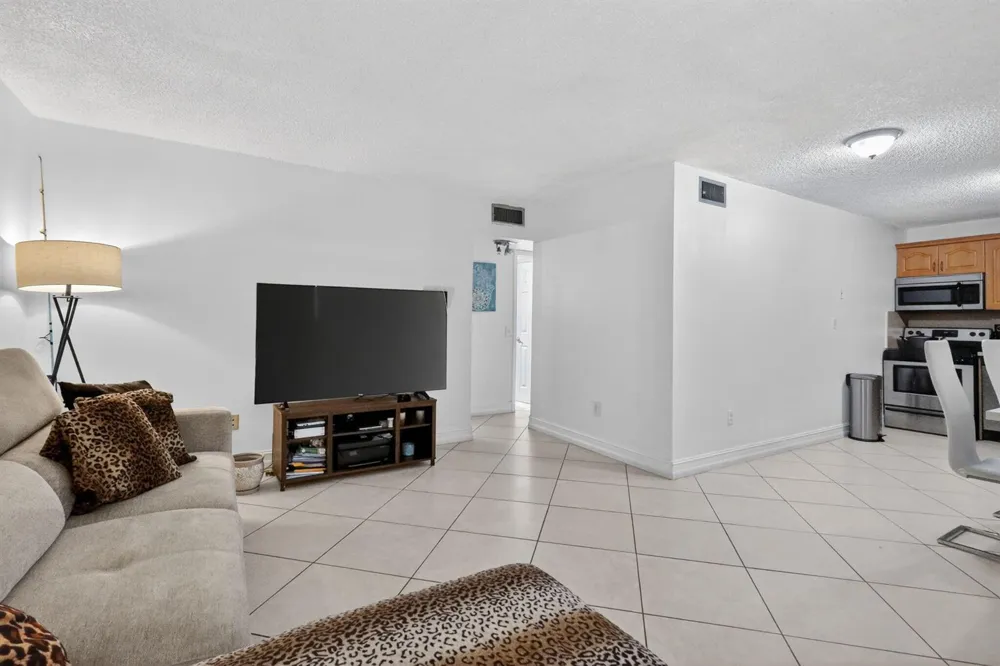 1801 S Treasure Drive #415 North Bay Village, FL 33141
