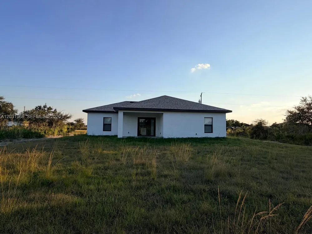 2706 72nd St W Lehigh Acres, FL 33971