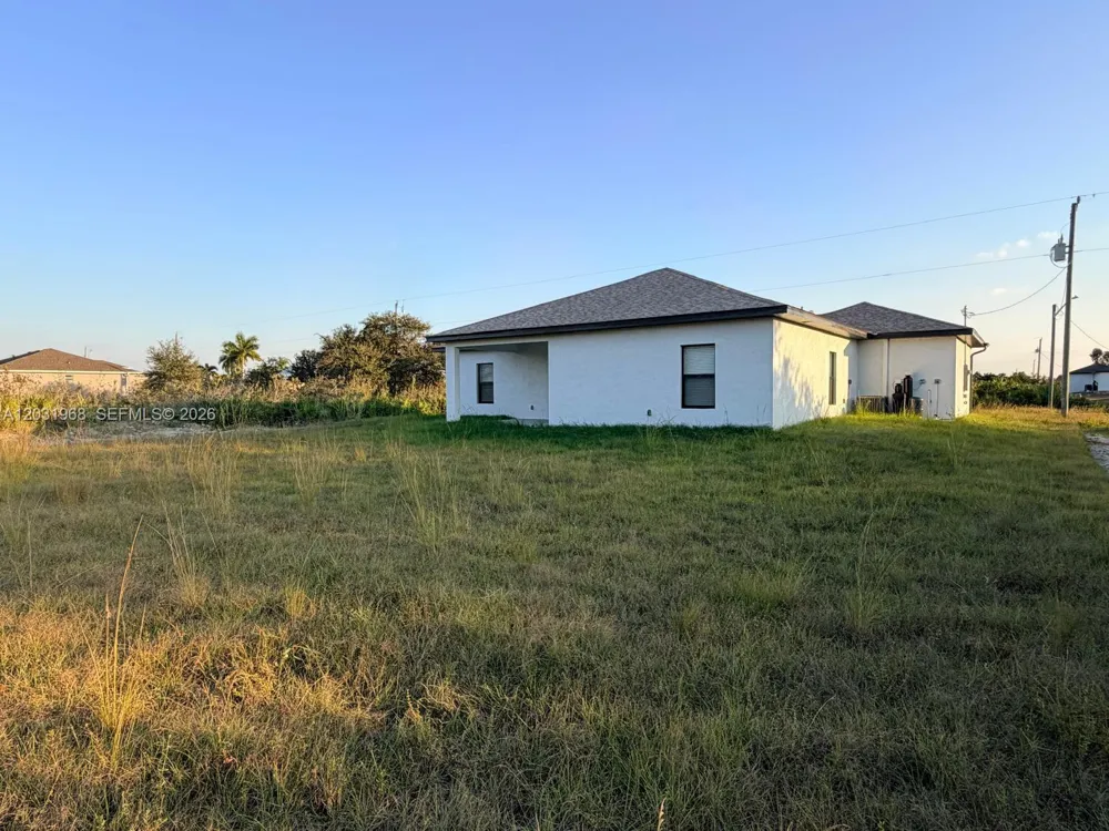 2706 72nd St W Lehigh Acres, FL 33971