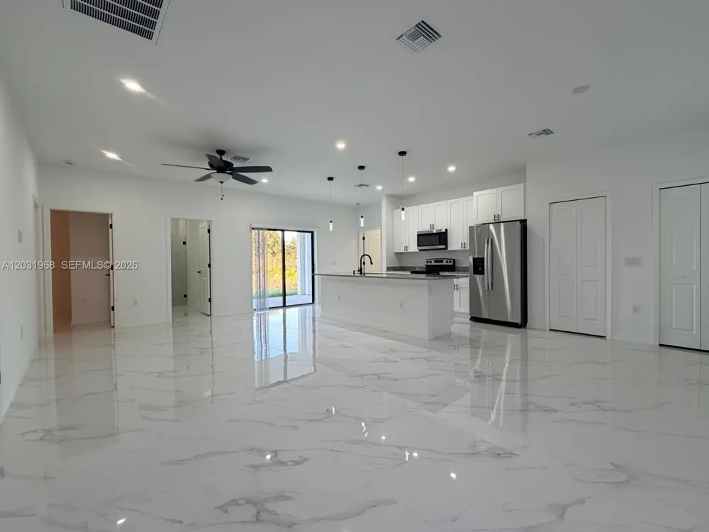 2706 72nd St W Lehigh Acres, FL 33971