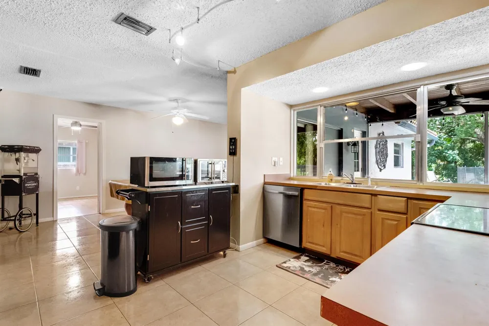 10875 NW 40th Street Coral Springs, FL 33065