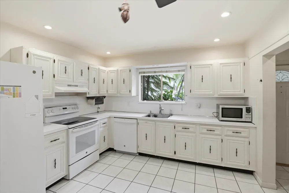 275 Jacaranda Drive Plantation, FL 33324