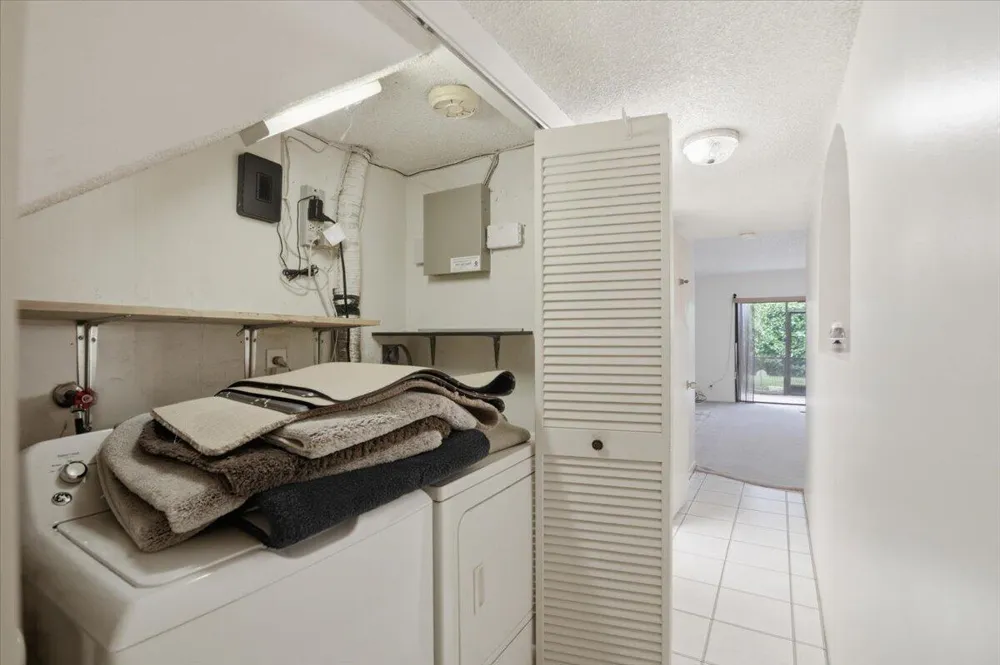 275 Jacaranda Drive Plantation, FL 33324