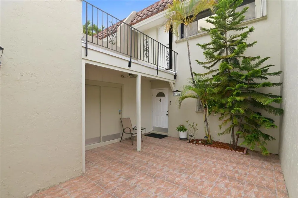 275 Jacaranda Drive Plantation, FL 33324