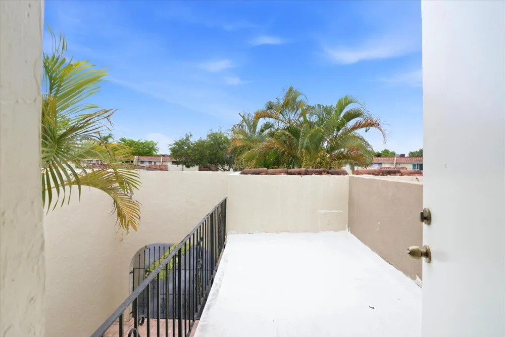 275 Jacaranda Drive Plantation, FL 33324