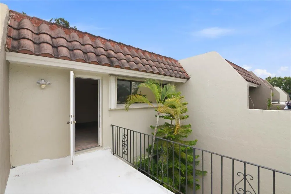 275 Jacaranda Drive Plantation, FL 33324