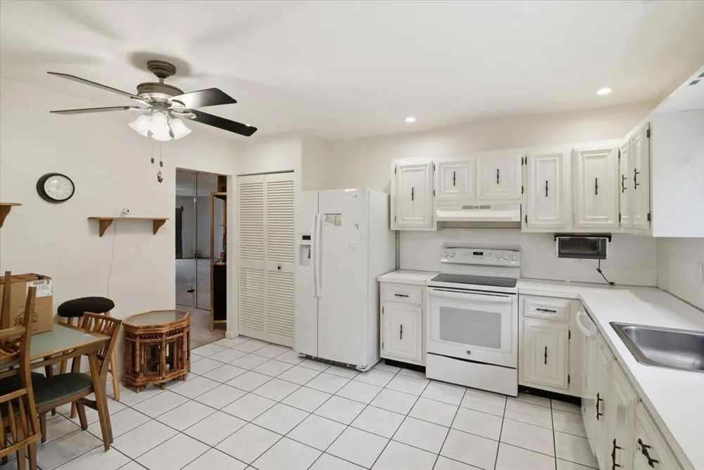 275 Jacaranda Drive Plantation, FL 33324