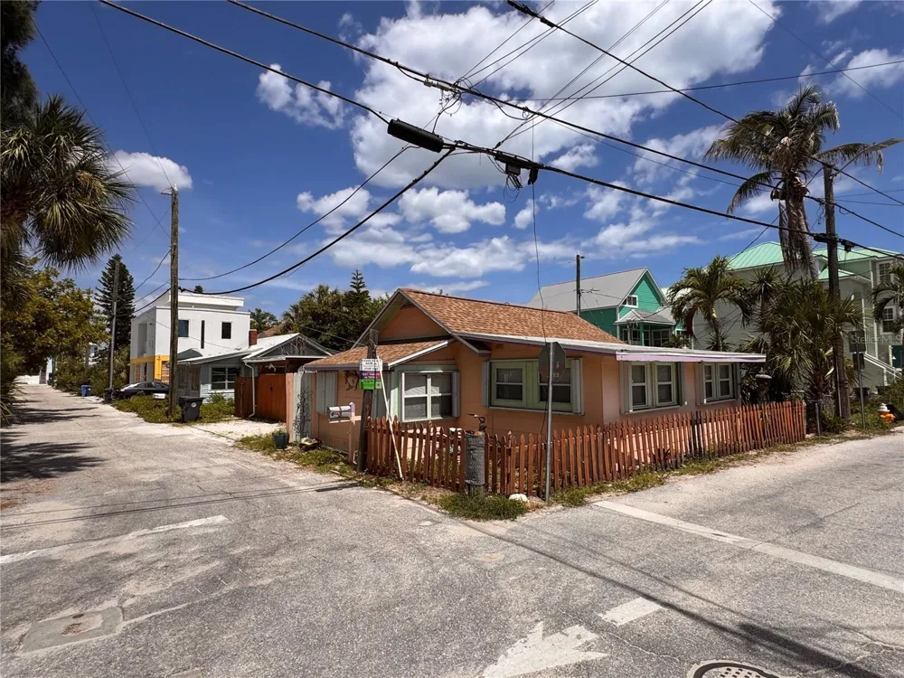 101 95TH AVENUE Treasure Island, FL 33706