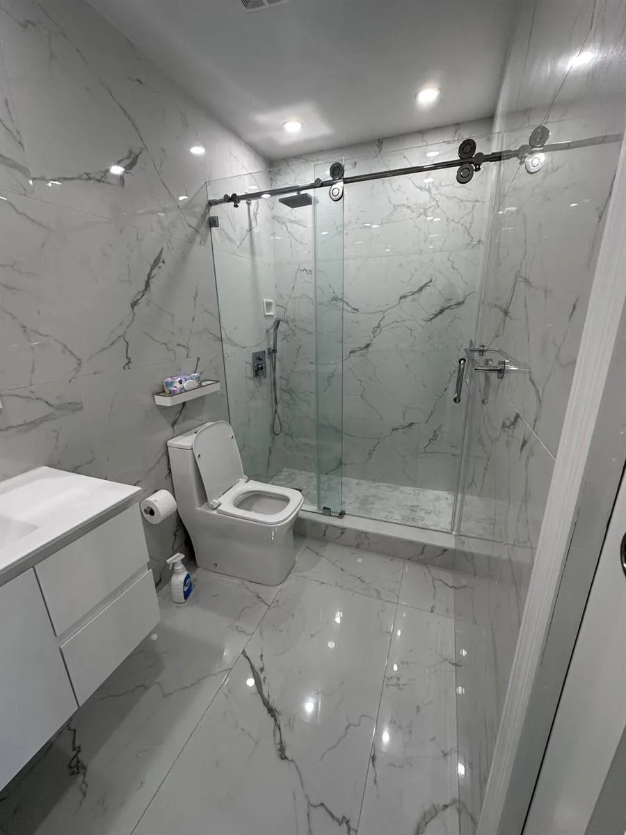 300 E 4th Street #103 Hialeah, FL 33010