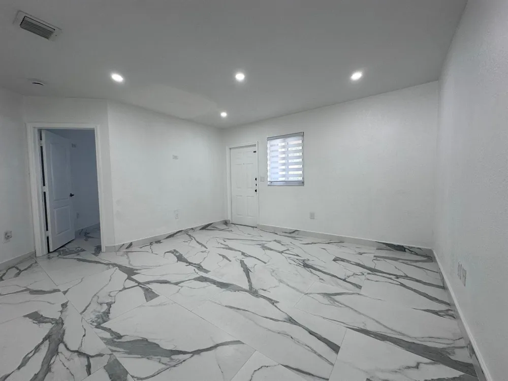 300 E 4th Street #103 Hialeah, FL 33010