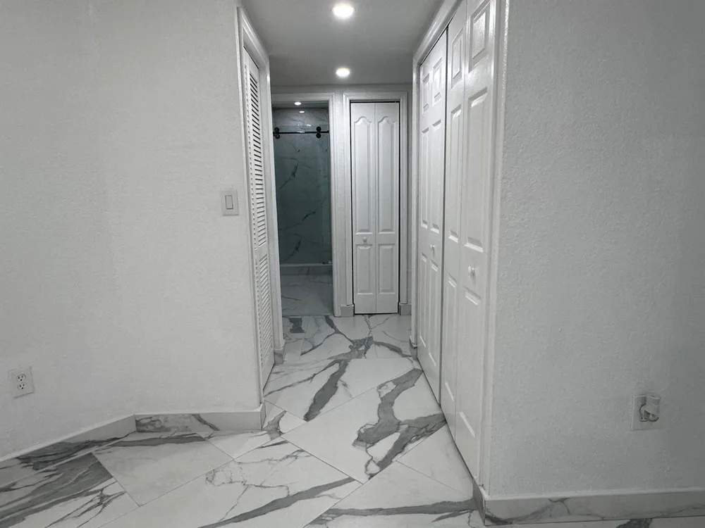 300 E 4th Street #103 Hialeah, FL 33010