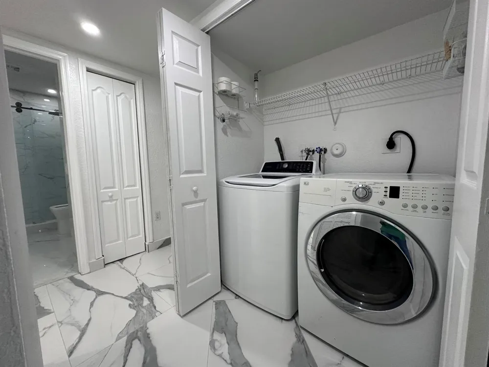 300 E 4th Street #103 Hialeah, FL 33010