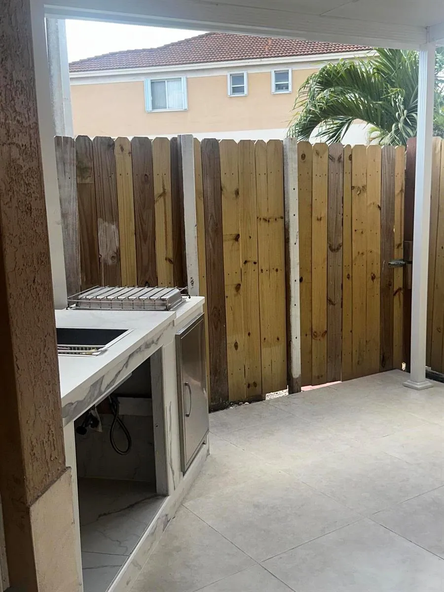 300 E 4th Street #103 Hialeah, FL 33010