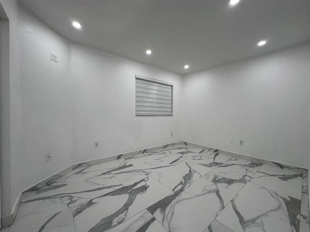 300 E 4th Street #103 Hialeah, FL 33010