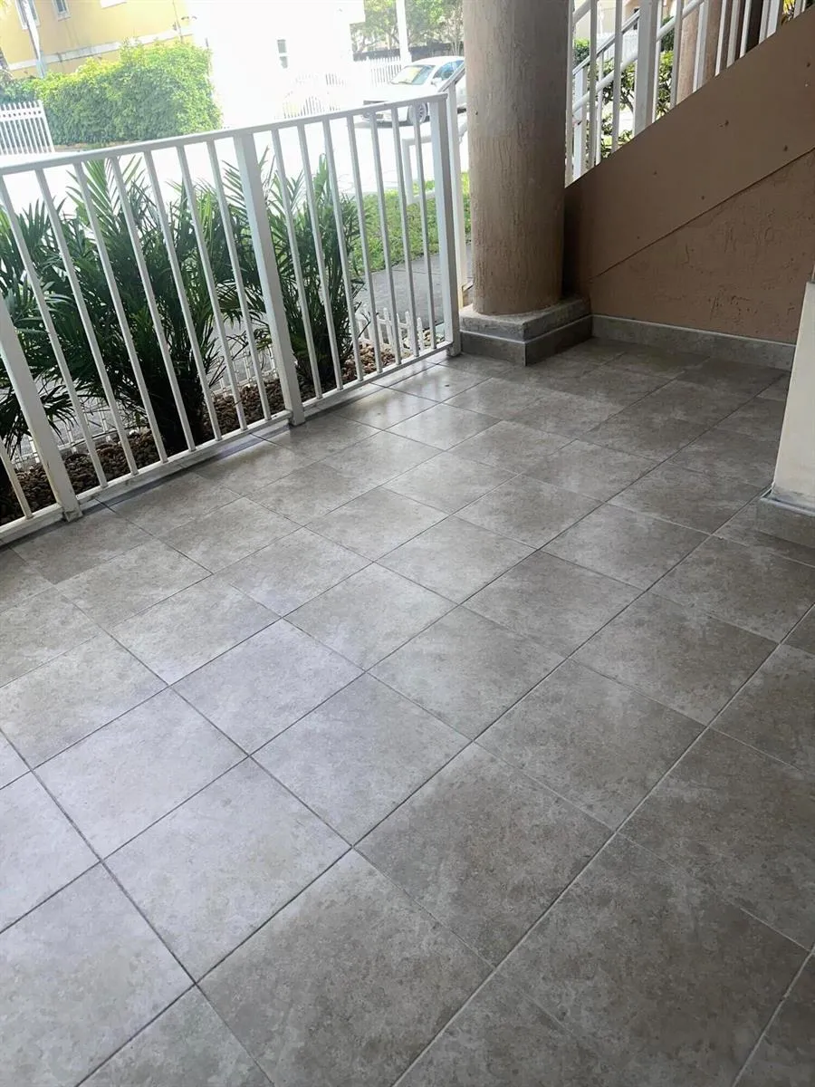 300 E 4th Street #103 Hialeah, FL 33010