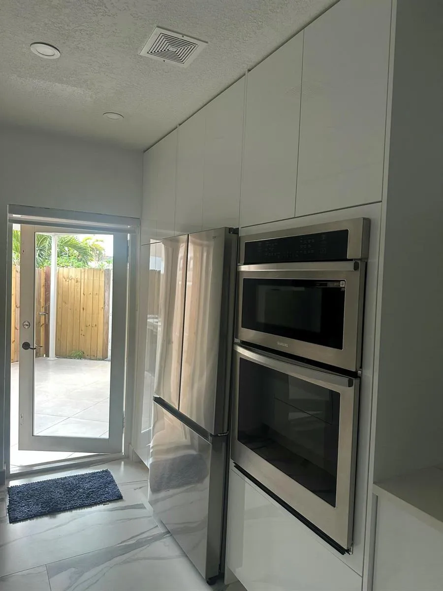 300 E 4th Street #103 Hialeah, FL 33010