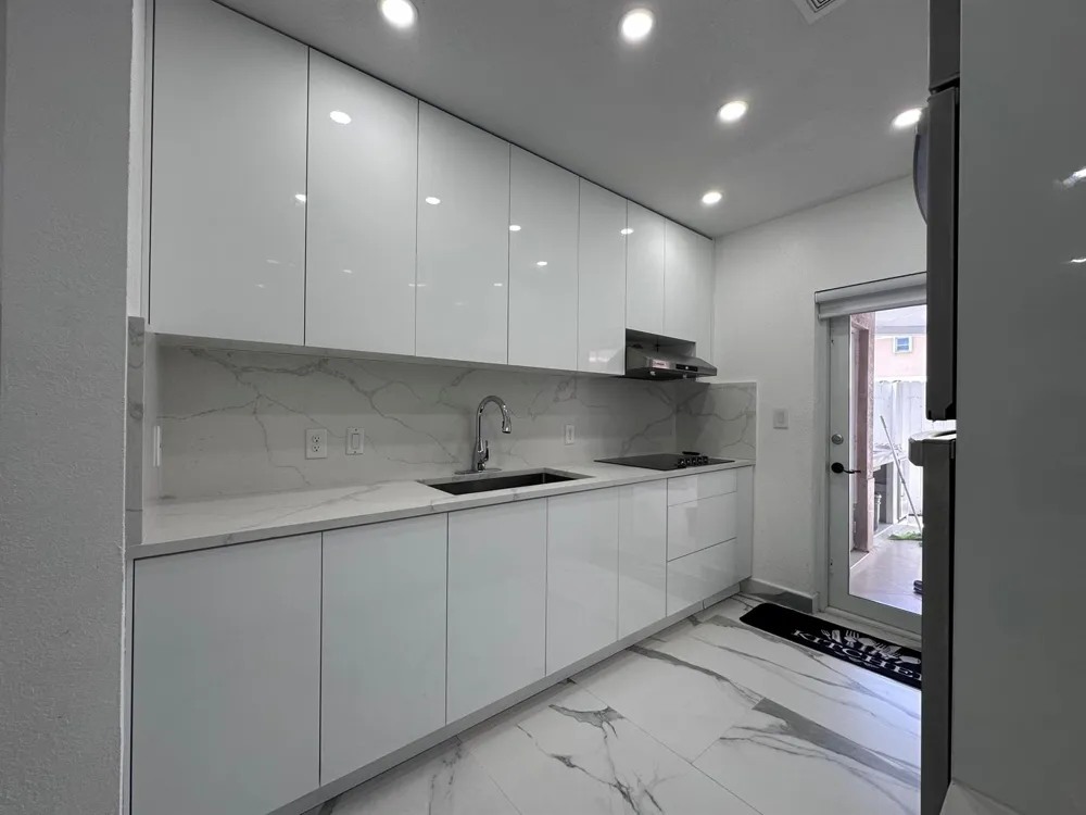 300 E 4th Street #103 Hialeah, FL 33010
