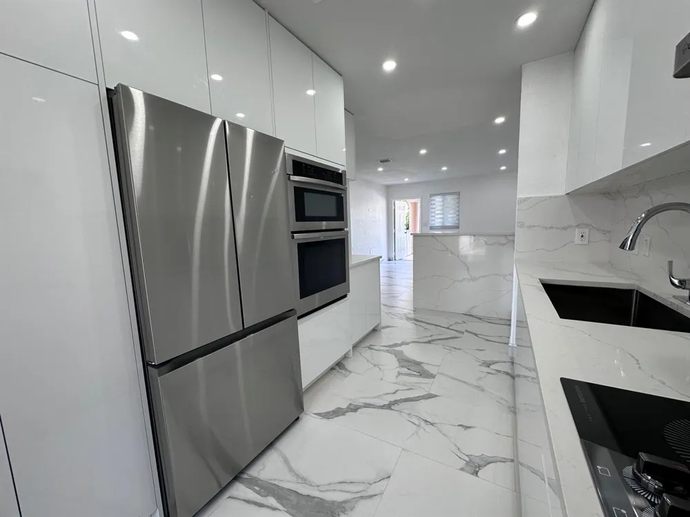 300 E 4th Street #103 Hialeah, FL 33010