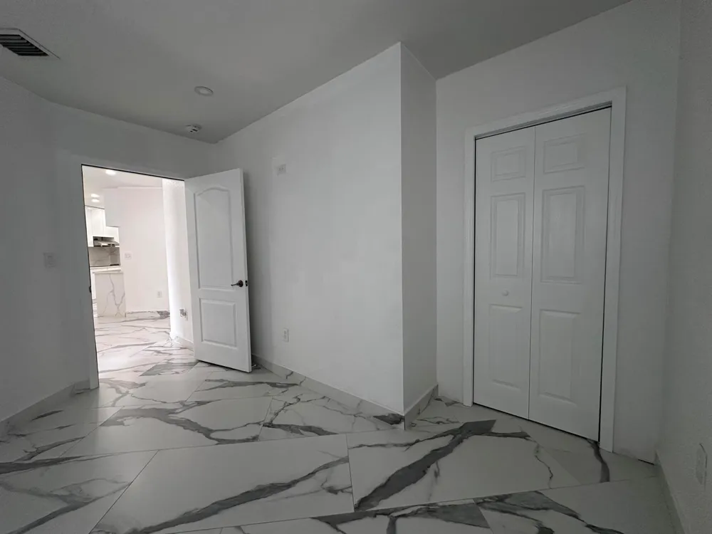 300 E 4th Street #103 Hialeah, FL 33010