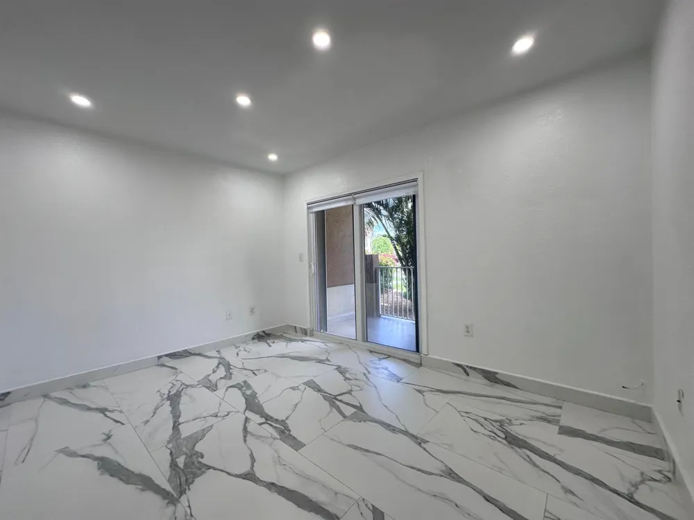 300 E 4th Street #103 Hialeah, FL 33010