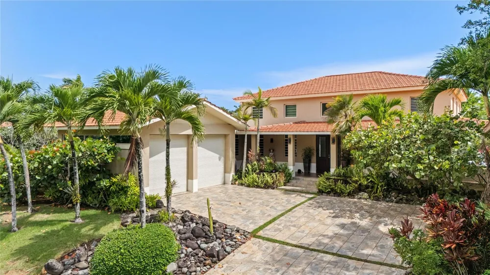 403 CAMINO DE LOS JOBANES Dorado, PR 00646