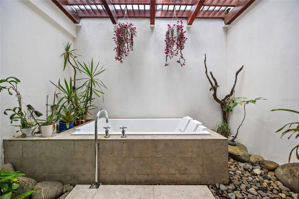 403 CAMINO DE LOS JOBANES Dorado, PR 00646