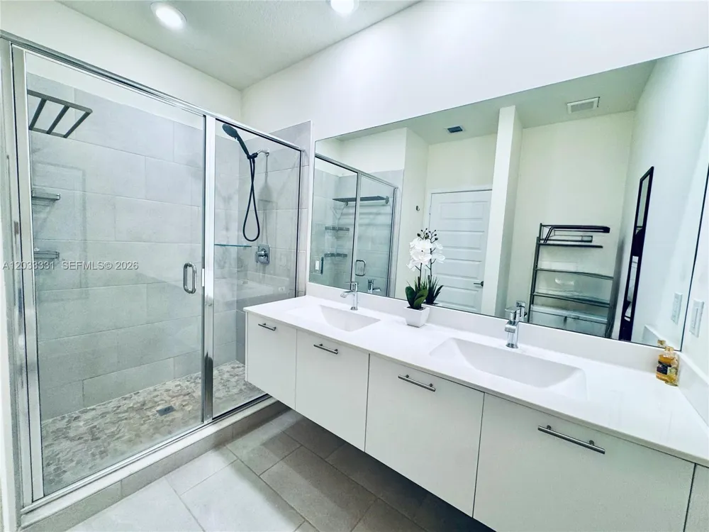 10295 NW 64th Ter #104 Doral, FL 33178