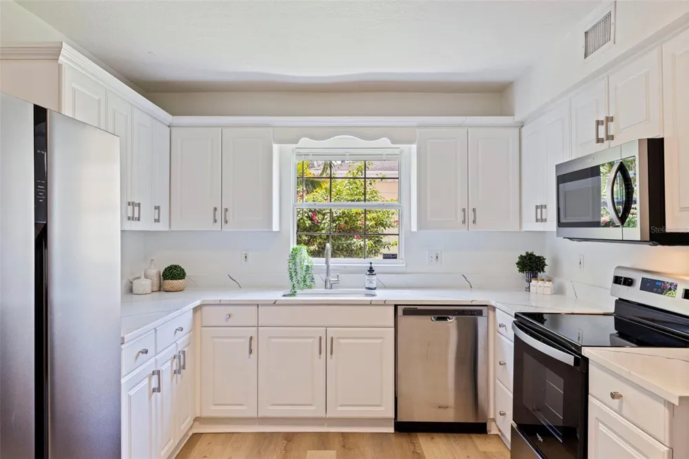 1470 28TH AVENUE St Petersburg, FL 33704