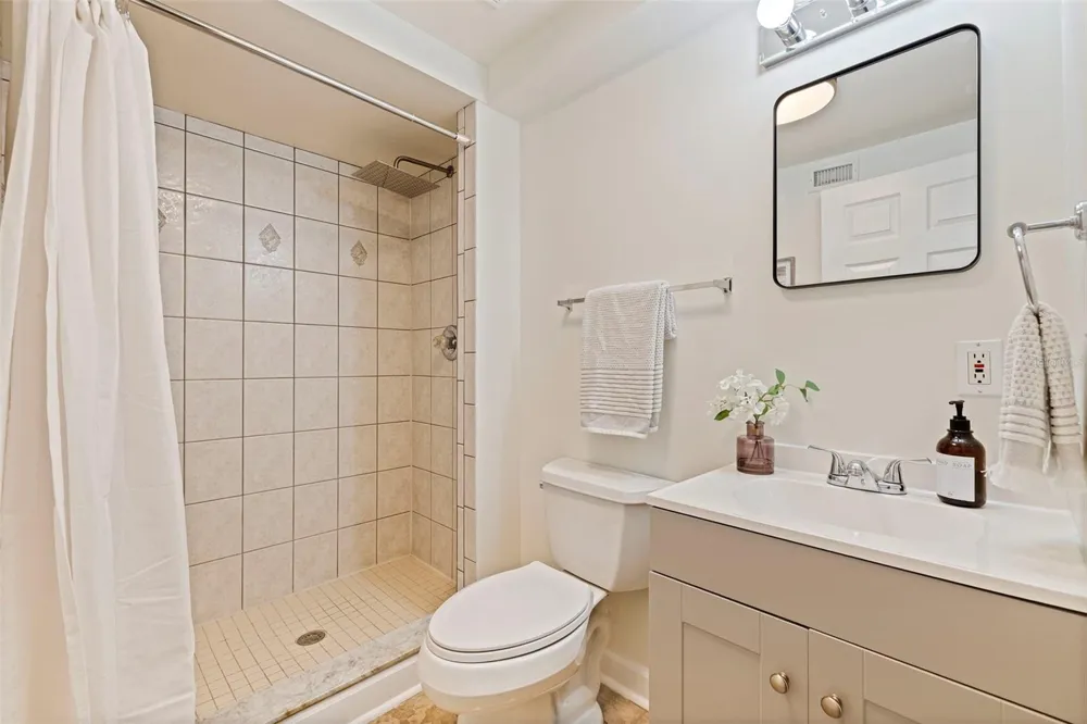 1470 28TH AVENUE St Petersburg, FL 33704
