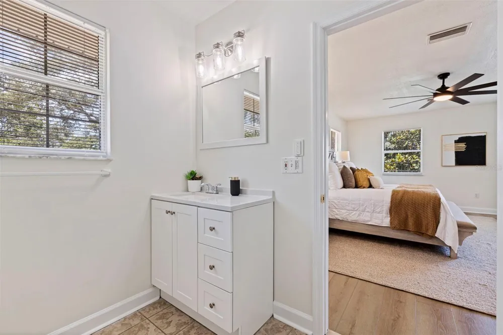 1470 28TH AVENUE St Petersburg, FL 33704