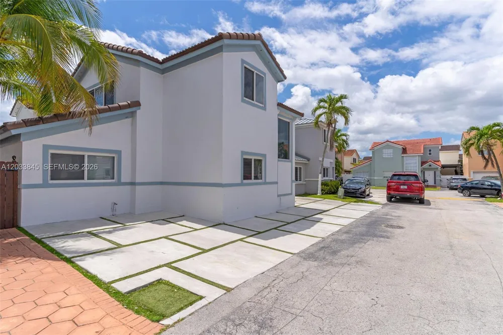 979 NW 126th Path Miami, FL 33182