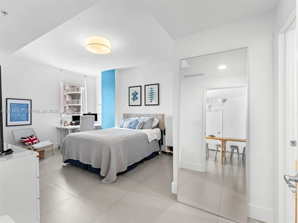 253 NE 2nd St #1801 Miami, FL 33132