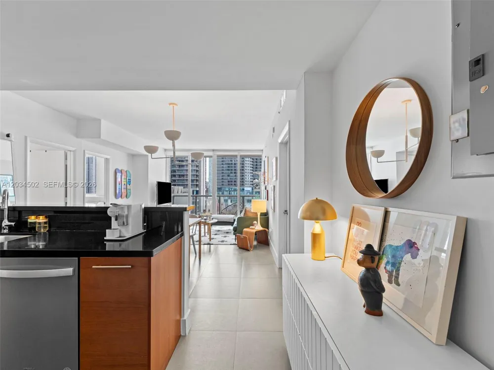 253 NE 2nd St #1801 Miami, FL 33132