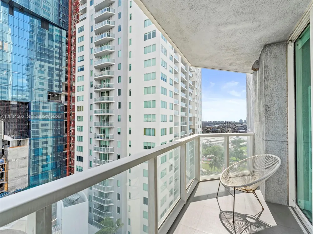 253 NE 2nd St #1801 Miami, FL 33132